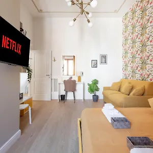 Appartamento Gemma House - 100mt To Metro Station, 2 En-suite Bathrooms, Roma