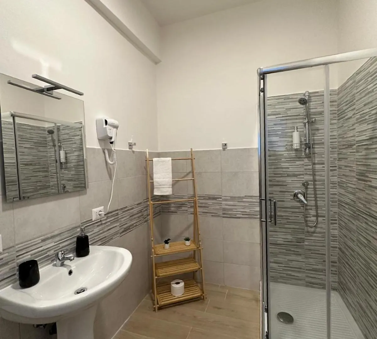 The Roman Guesthouse Italy